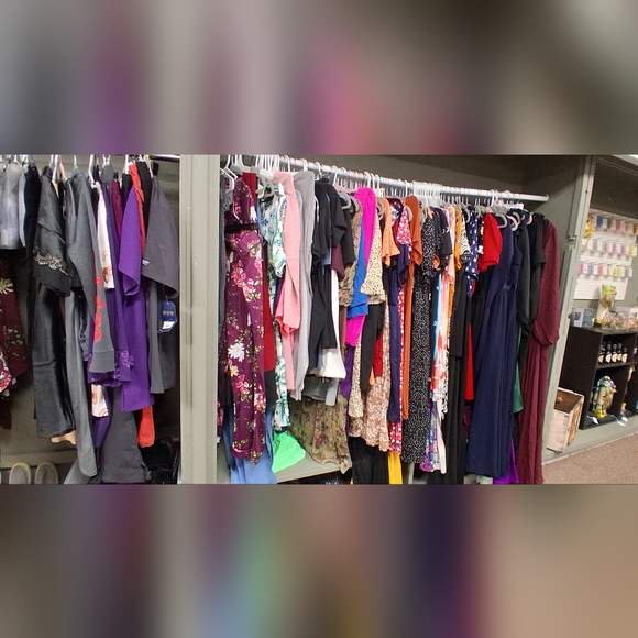 4lb, XS-Large Mystery box,, all nwt or nwot - Picture 6 of 16